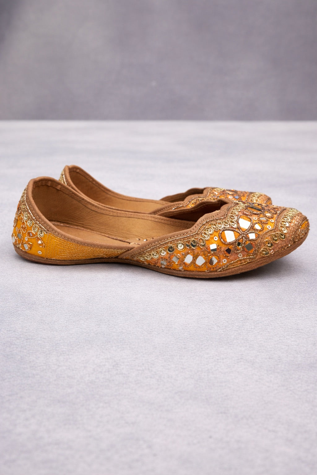 Punjabi Jutti - Heritage Artisan Embroidered