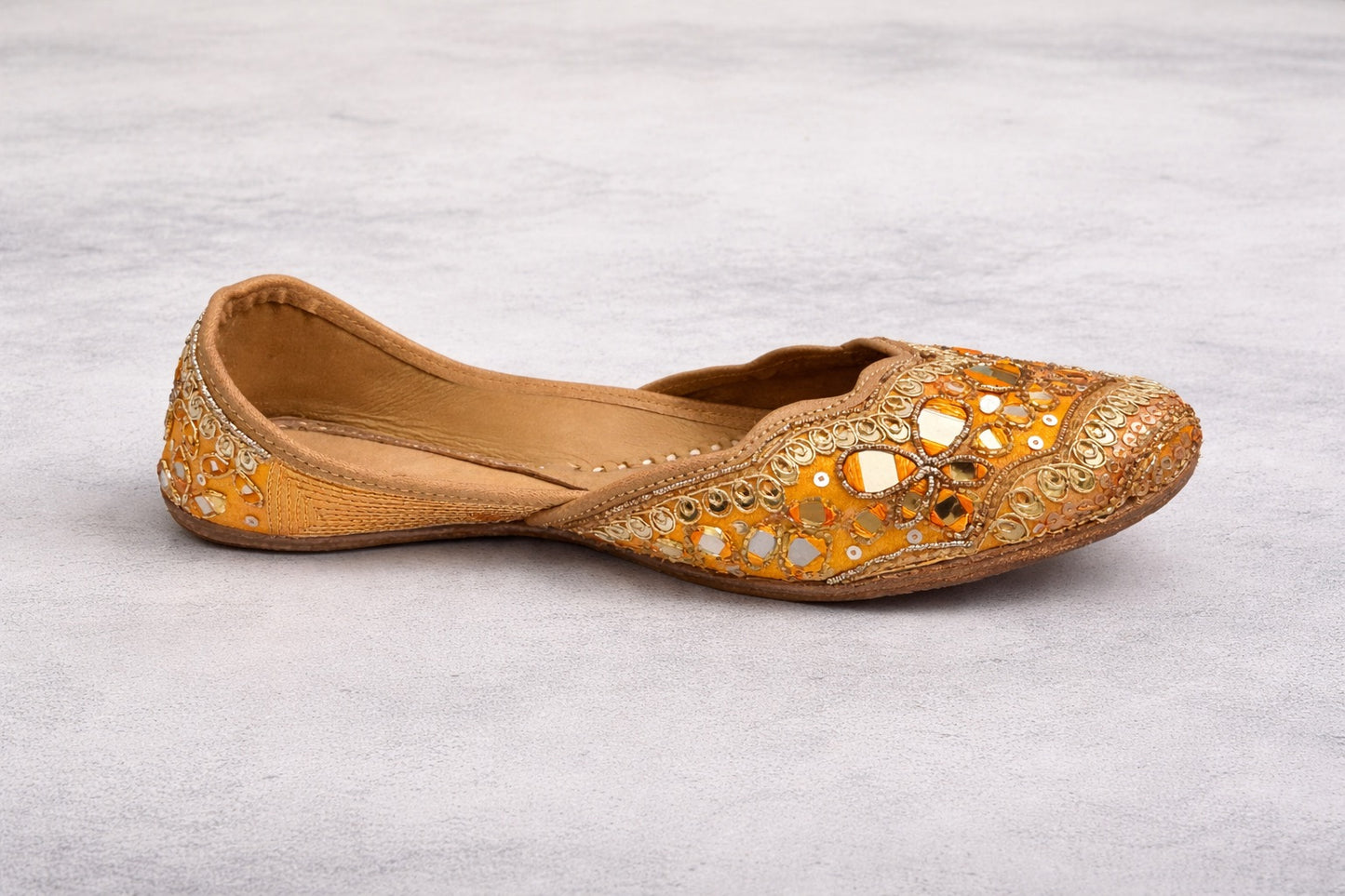 Punjabi Jutti - Heritage Artisan Embroidered