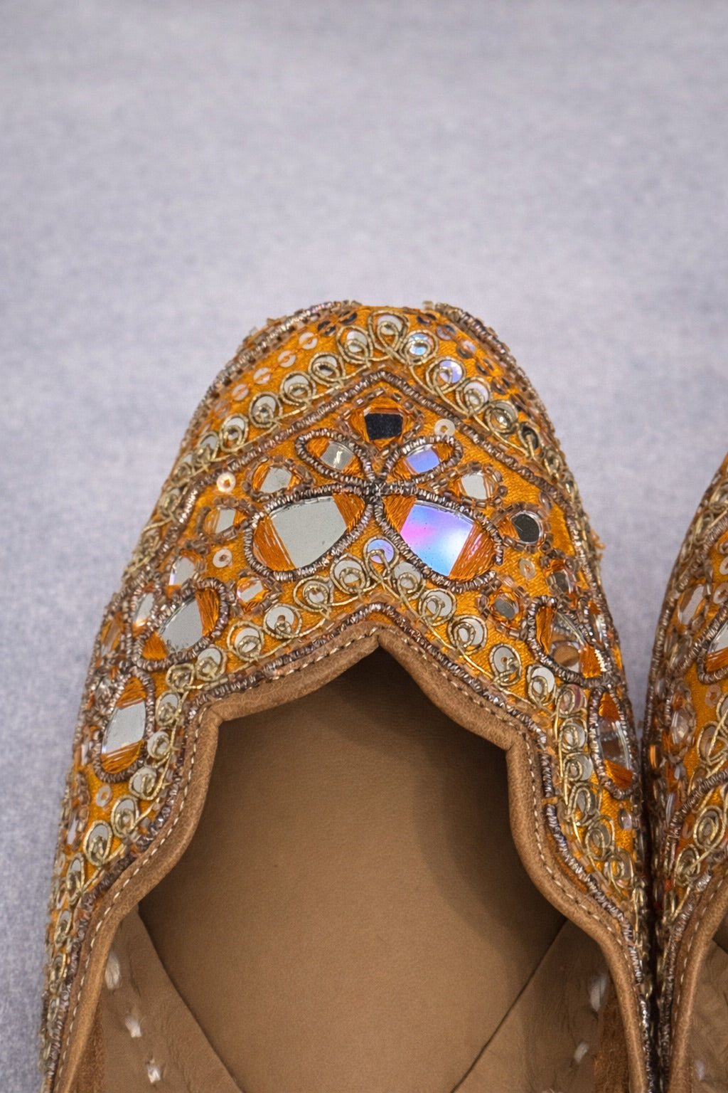 Punjabi Jutti - Heritage Artisan Embroidered