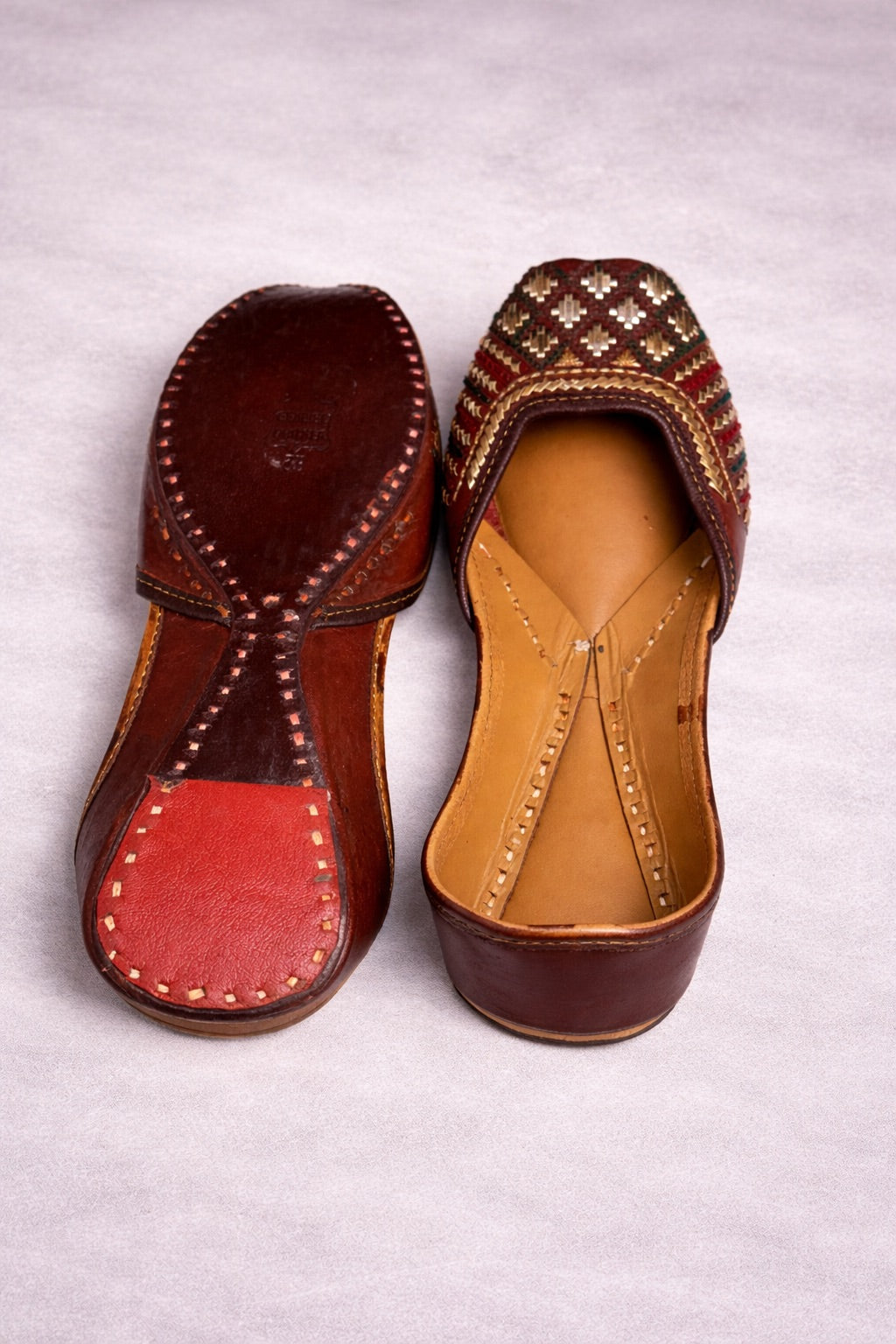 Punjabi Jutti - Traditional Leather Handcrafted